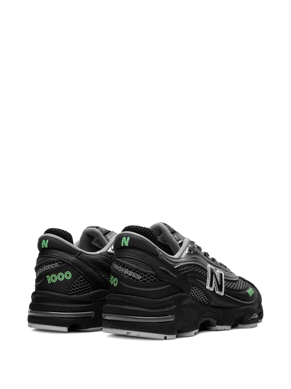 1000 Sneakers