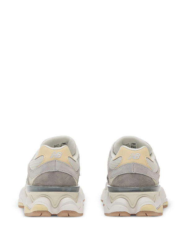 9060 Sneakers