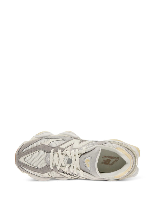 9060 Sneakers