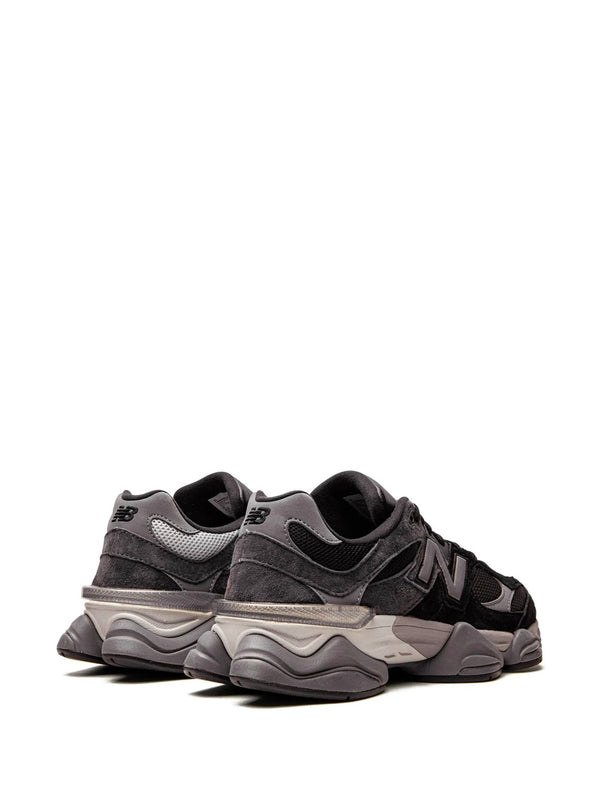 9060 Sneakers