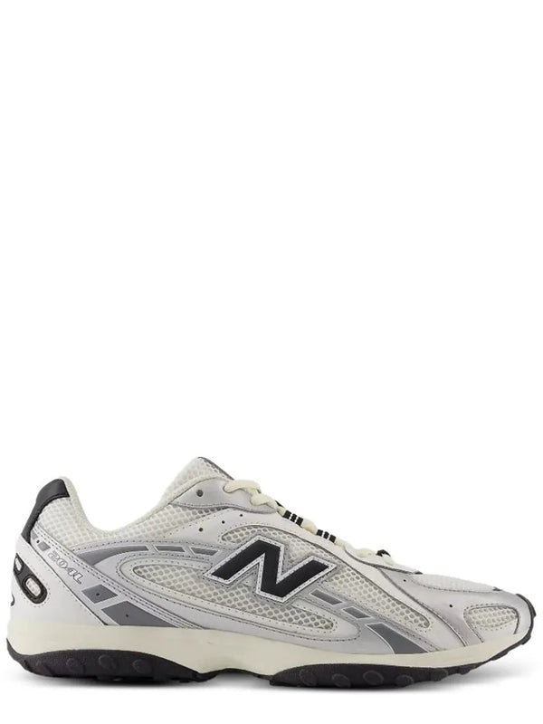 204L Sneakers