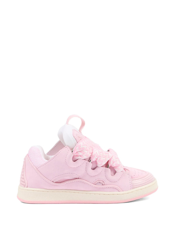 Sneakers Curb