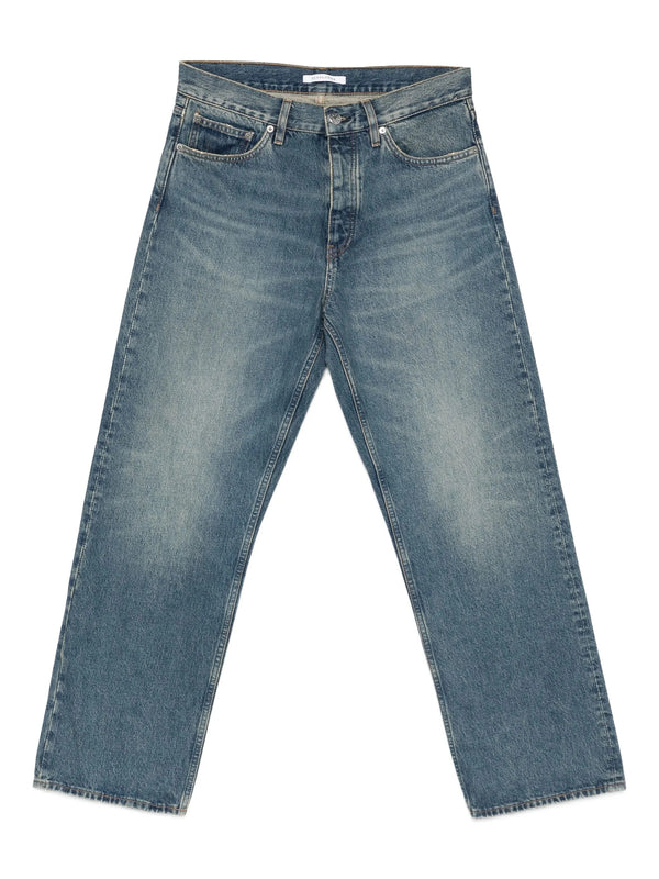 Loose jeans