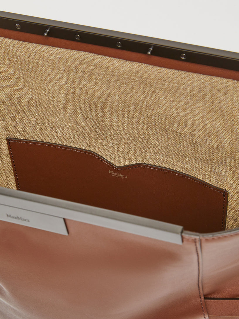 Clasp Clutch in leather