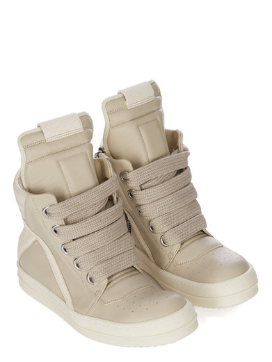 Jumbolace sneaks