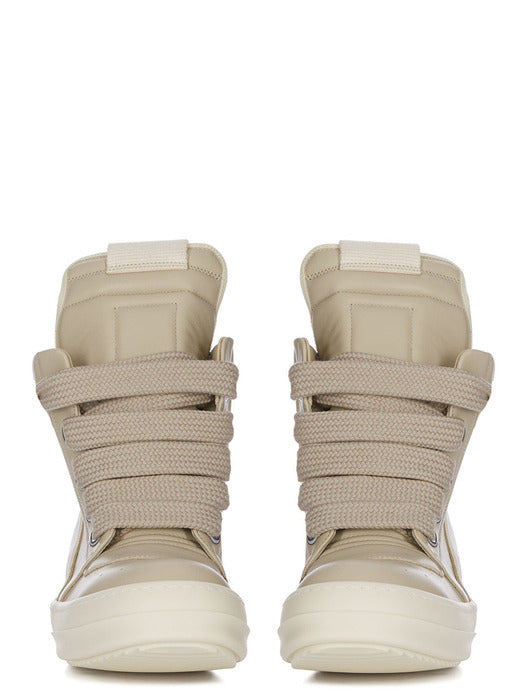 Jumbolace sneaks