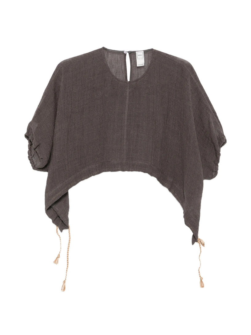 Short-sleeved blouse