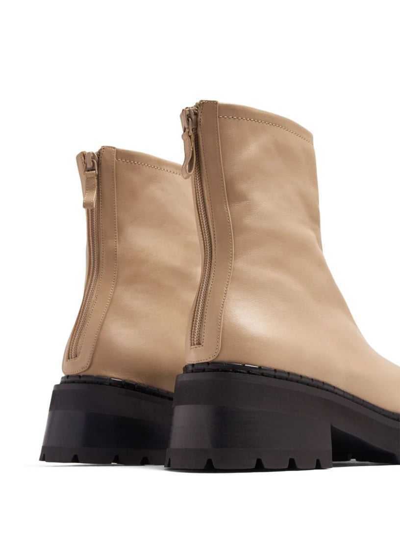 Alister Boots