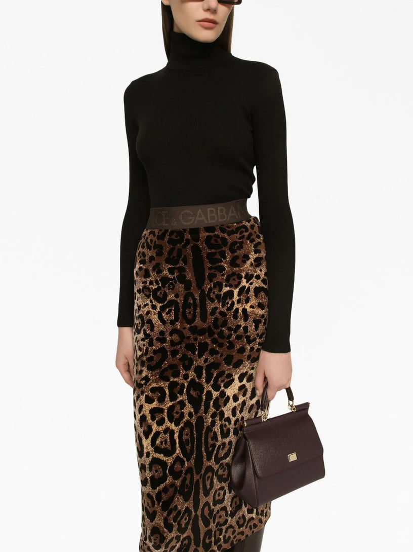 Skirt with jacquard leopard design