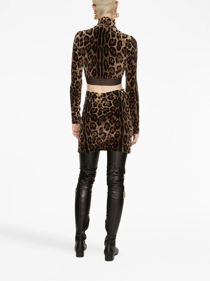 Chenille turtle-neck top with jacquard leopard design