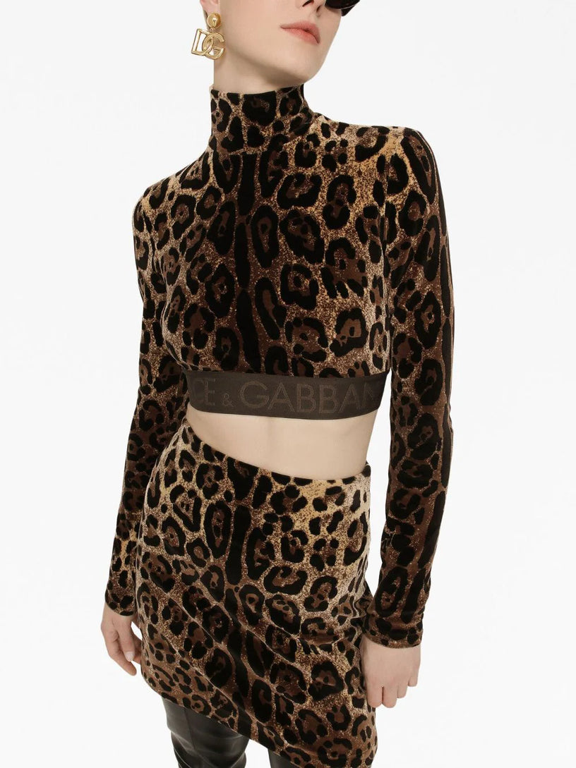 Chenille turtle-neck top with jacquard leopard design