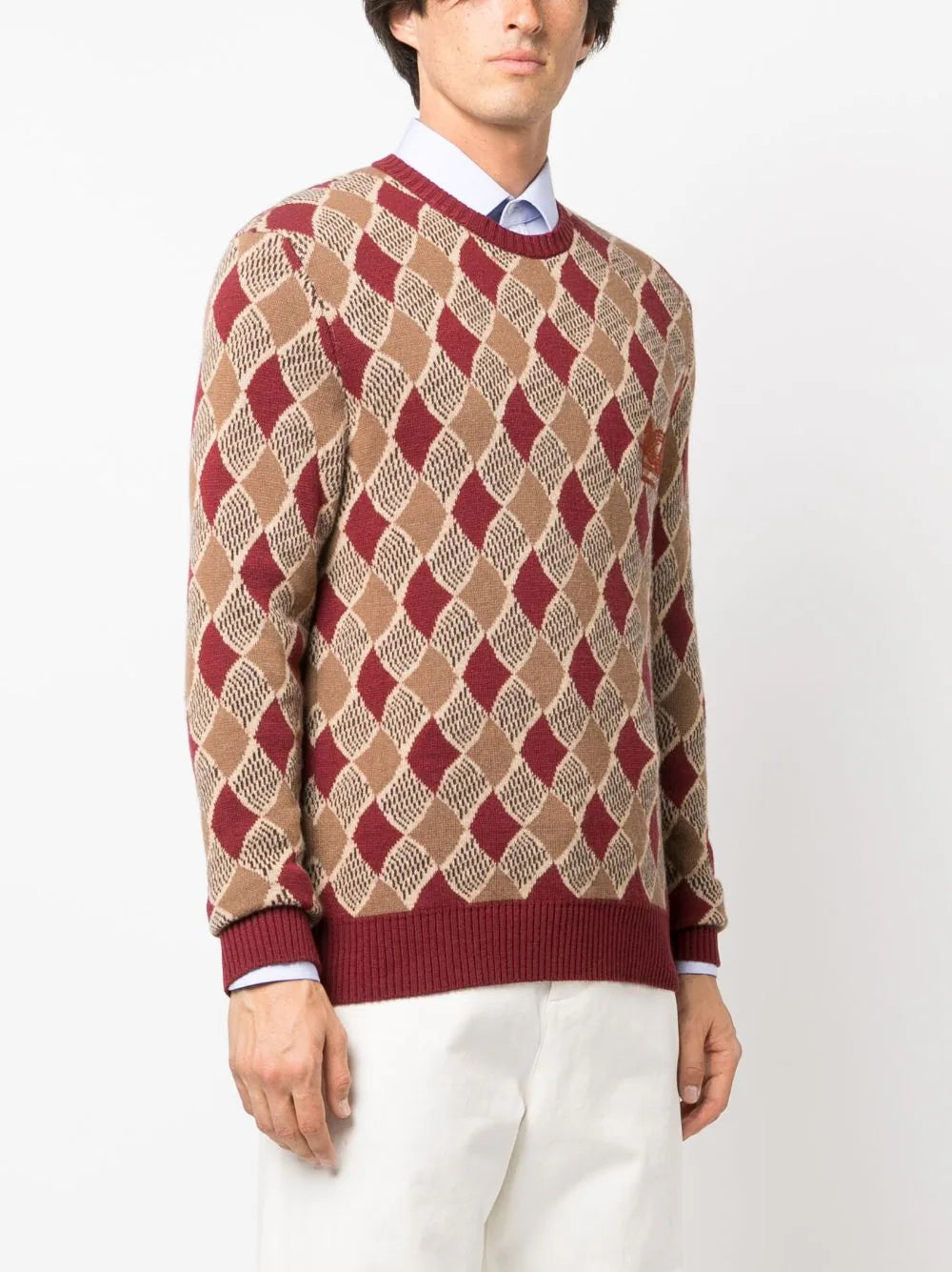 Jumper with diamond pattern