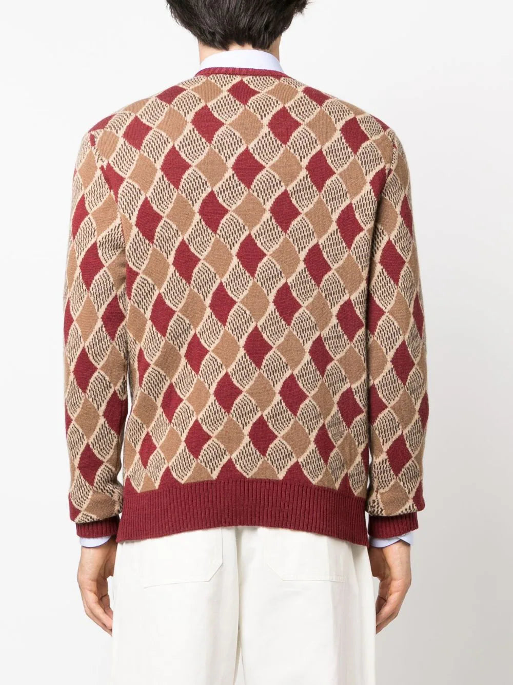 Jumper with diamond pattern