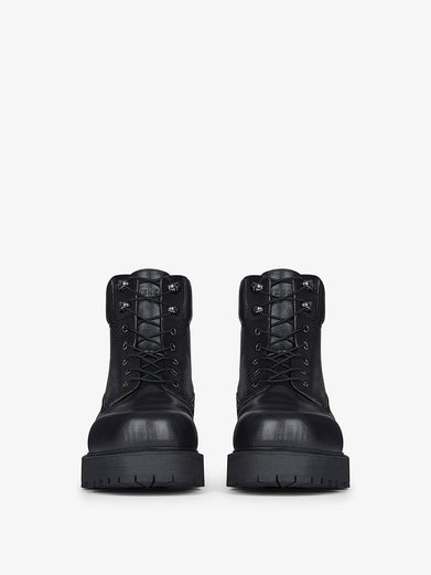 Show ankle workboots