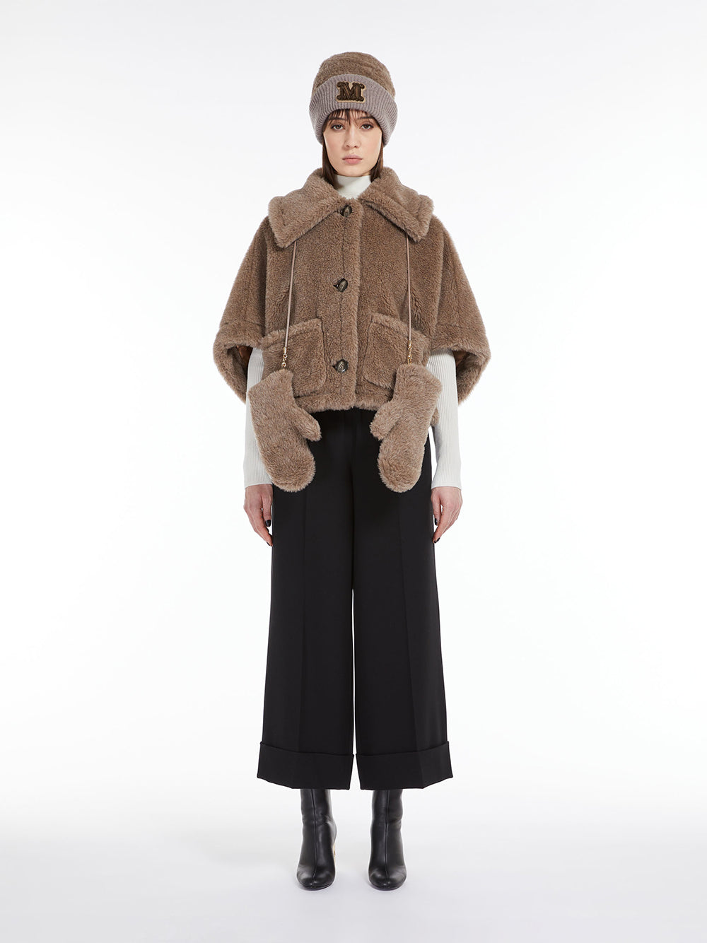 Teddy fabric boxy cape