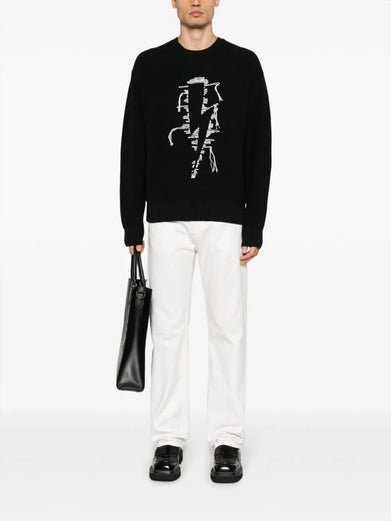 Knitwear with embroidery