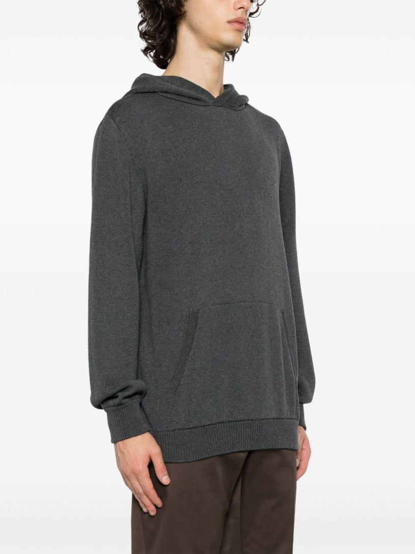 Knitted sweatshirt with hood
