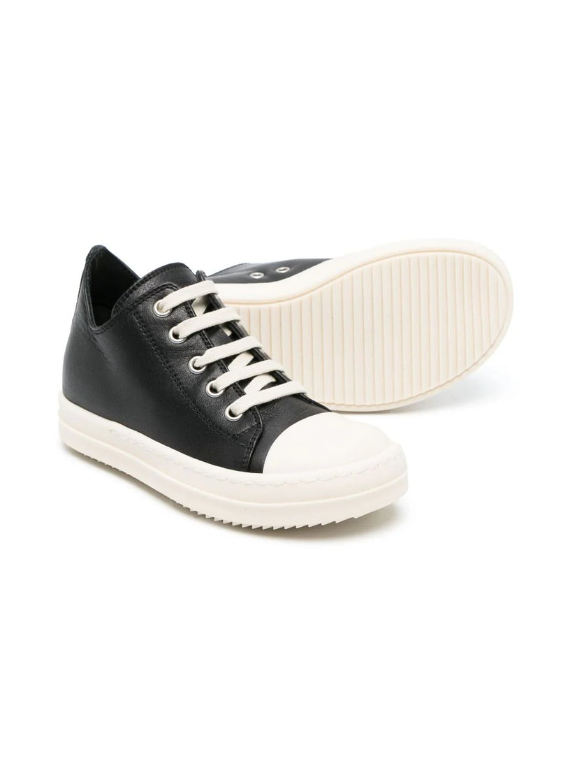 Low sneakers