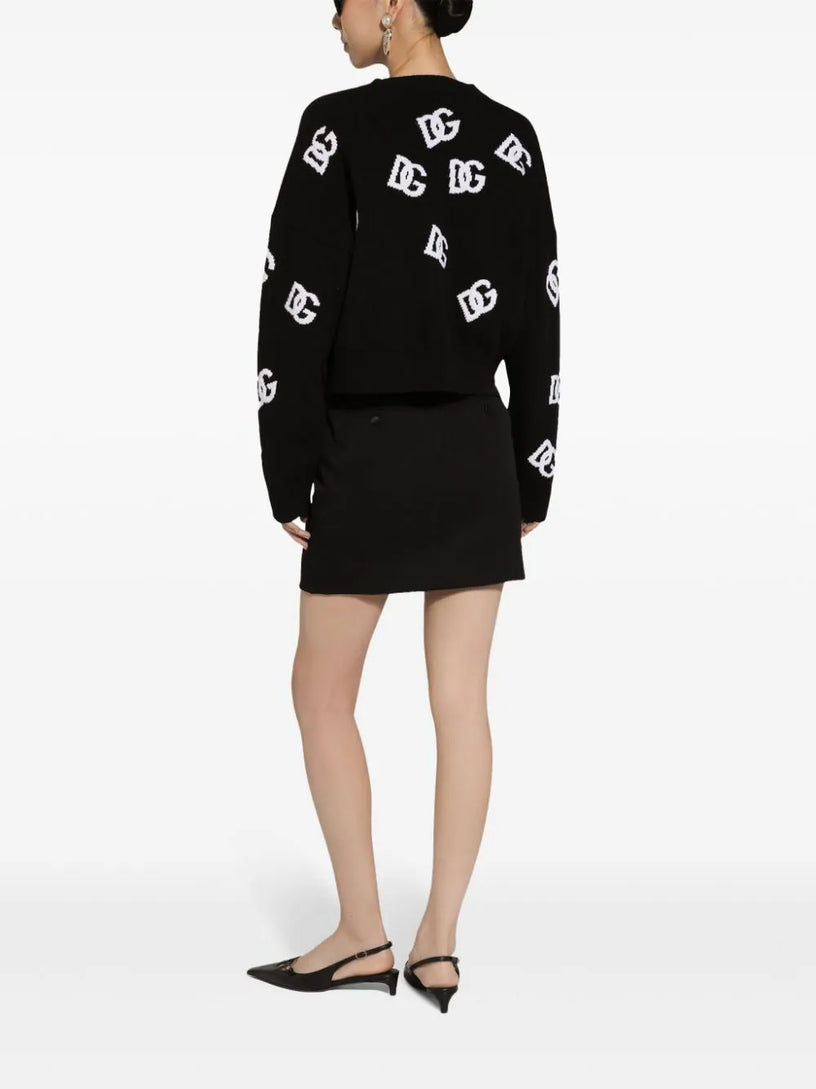 V-neck sweater in wool with DG logo inlay