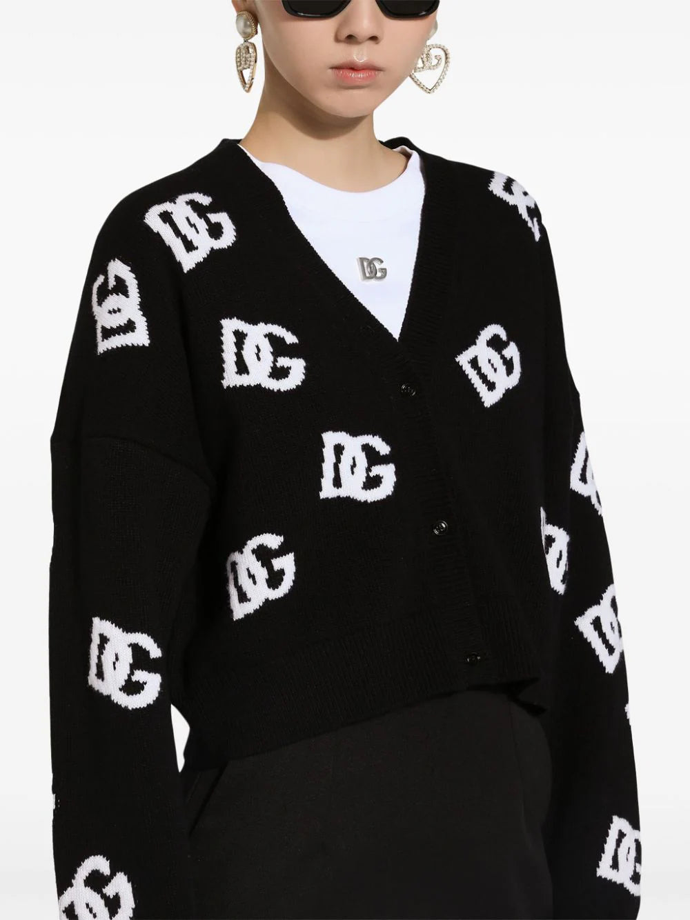 V-neck sweater in wool with DG logo inlay Dolce & Gabbana Nero