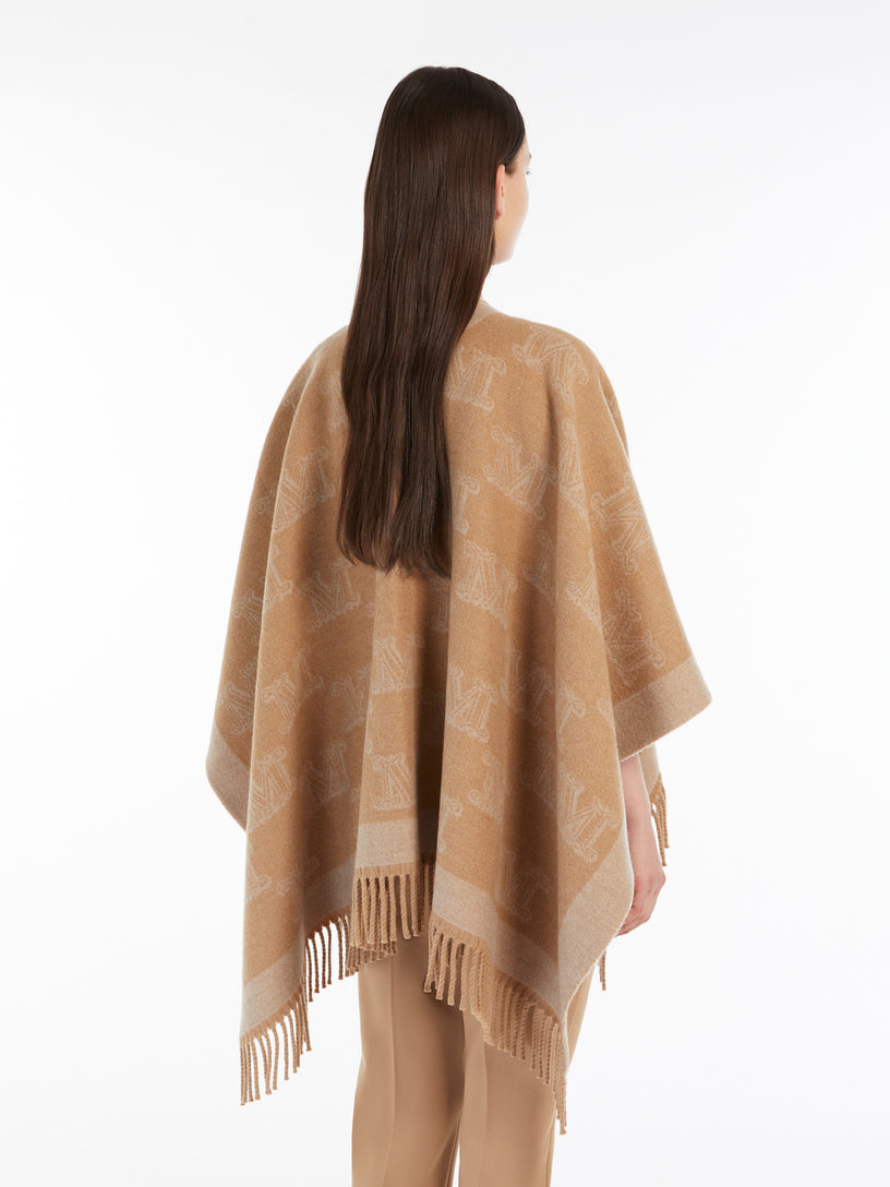 Frine Poncho