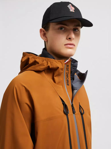 Baseball hat with logo