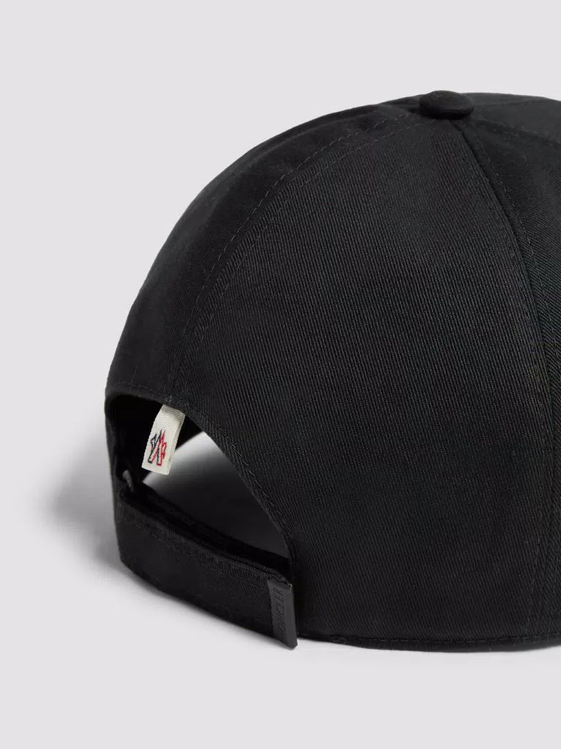 Baseball hat with logo