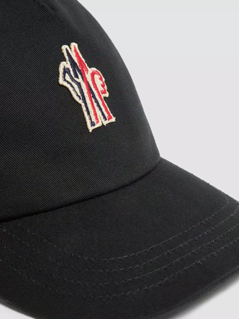 Baseball hat with logo