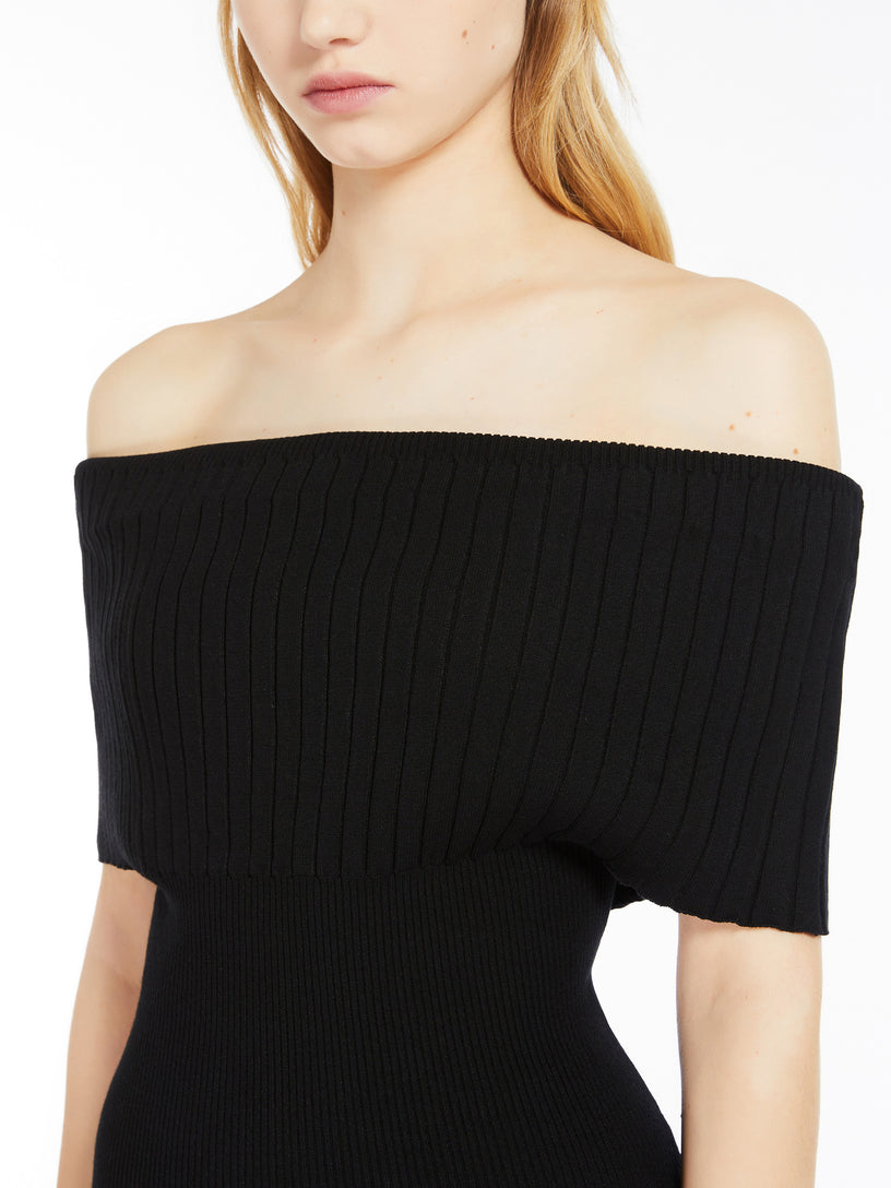 Feritos dress in knitted with open shoulders