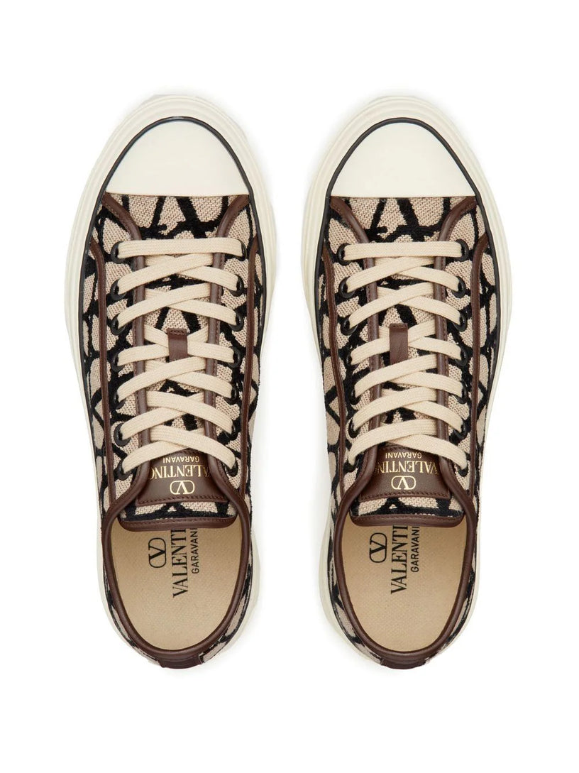 Toile Iconographe Totaloop Sneakers