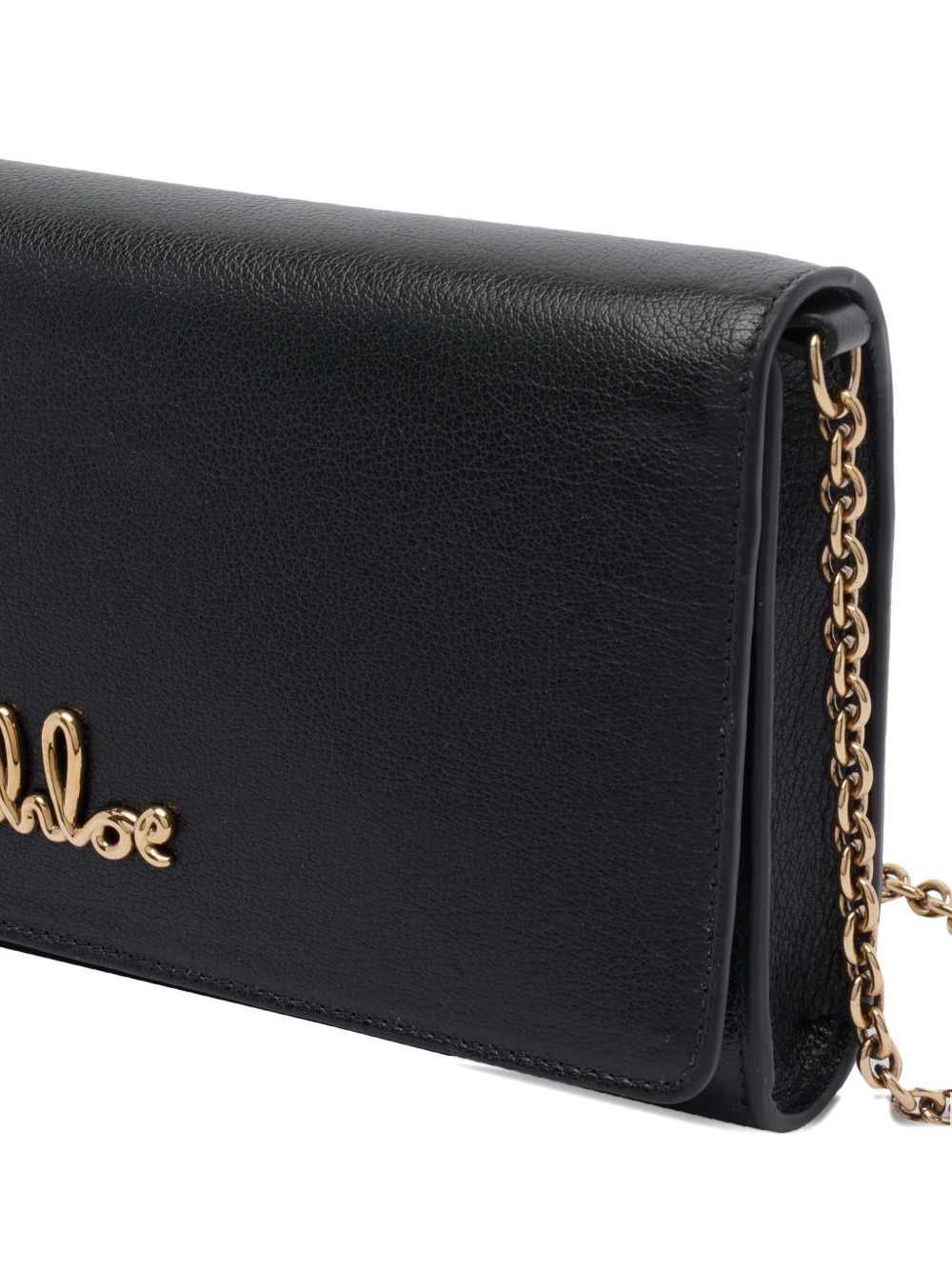 Iconic clutch with chain