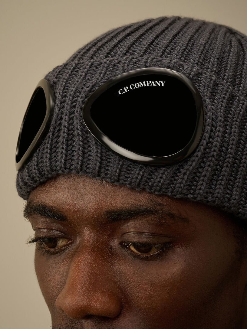 extra fine merino wool goggle beanie Extrafine Merino Wool Goggle Beanie CP COMPANY Grigio