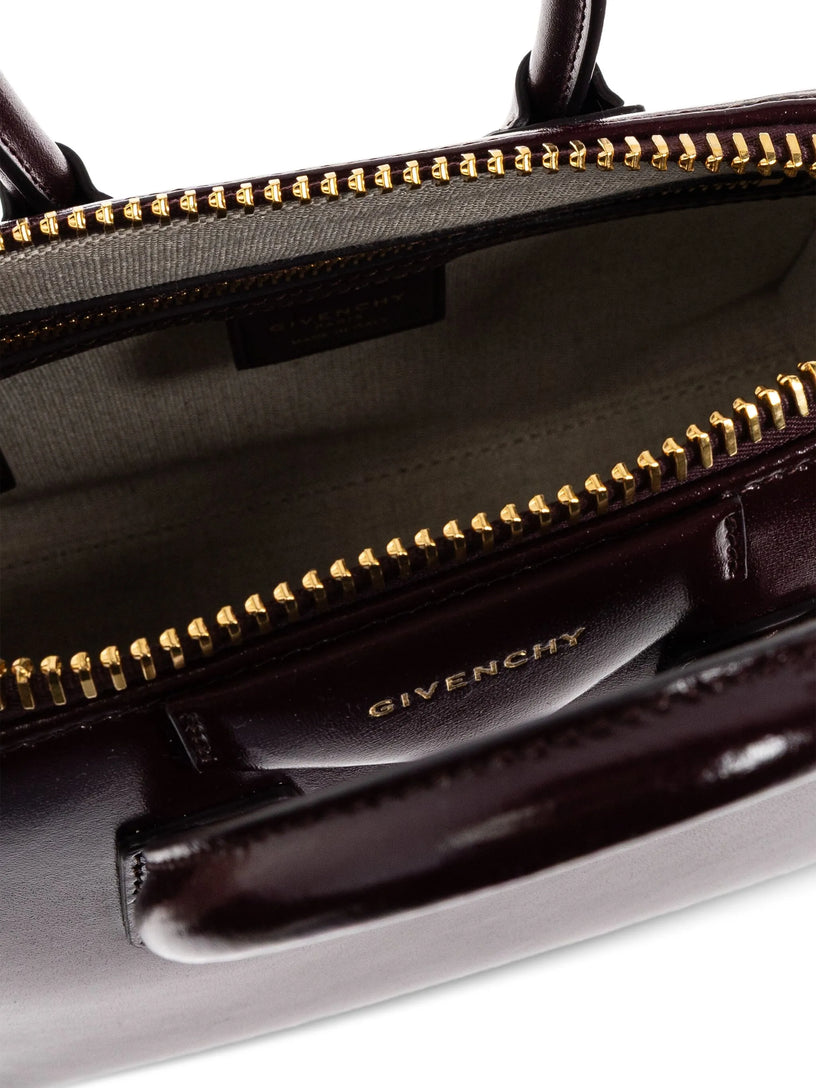 Antigona mini leather bag Box