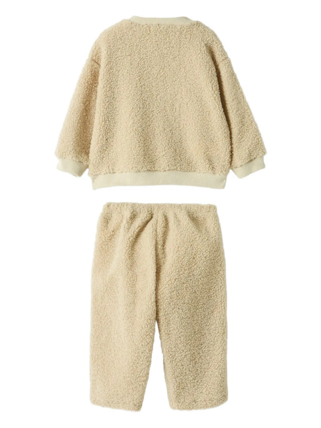 Two piece set