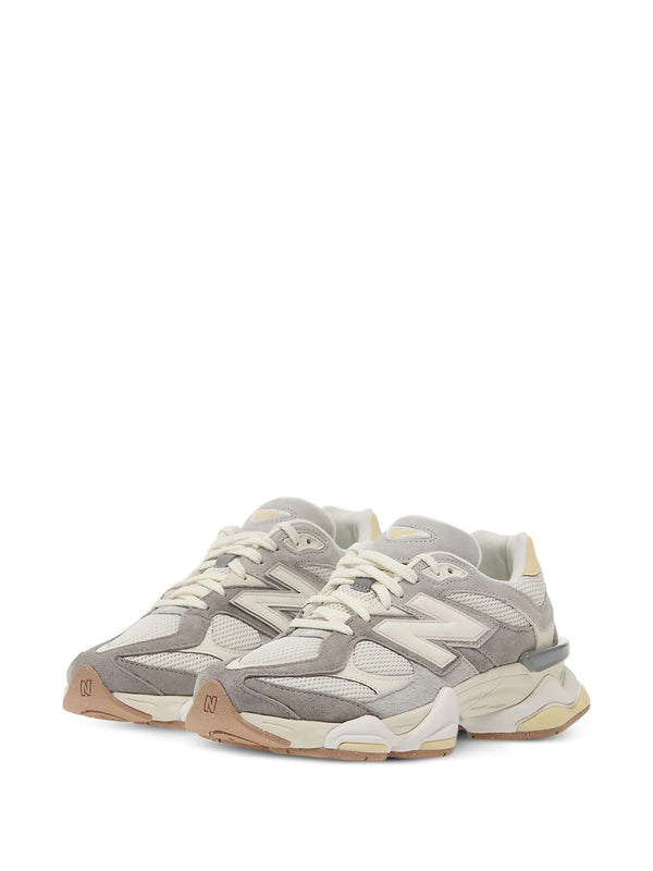 9060 Sneakers
