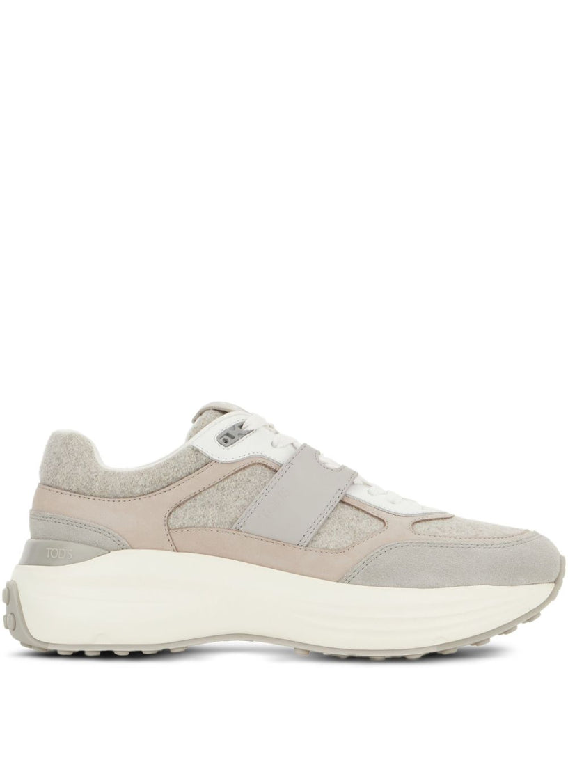 Sneakers in fabric and suede