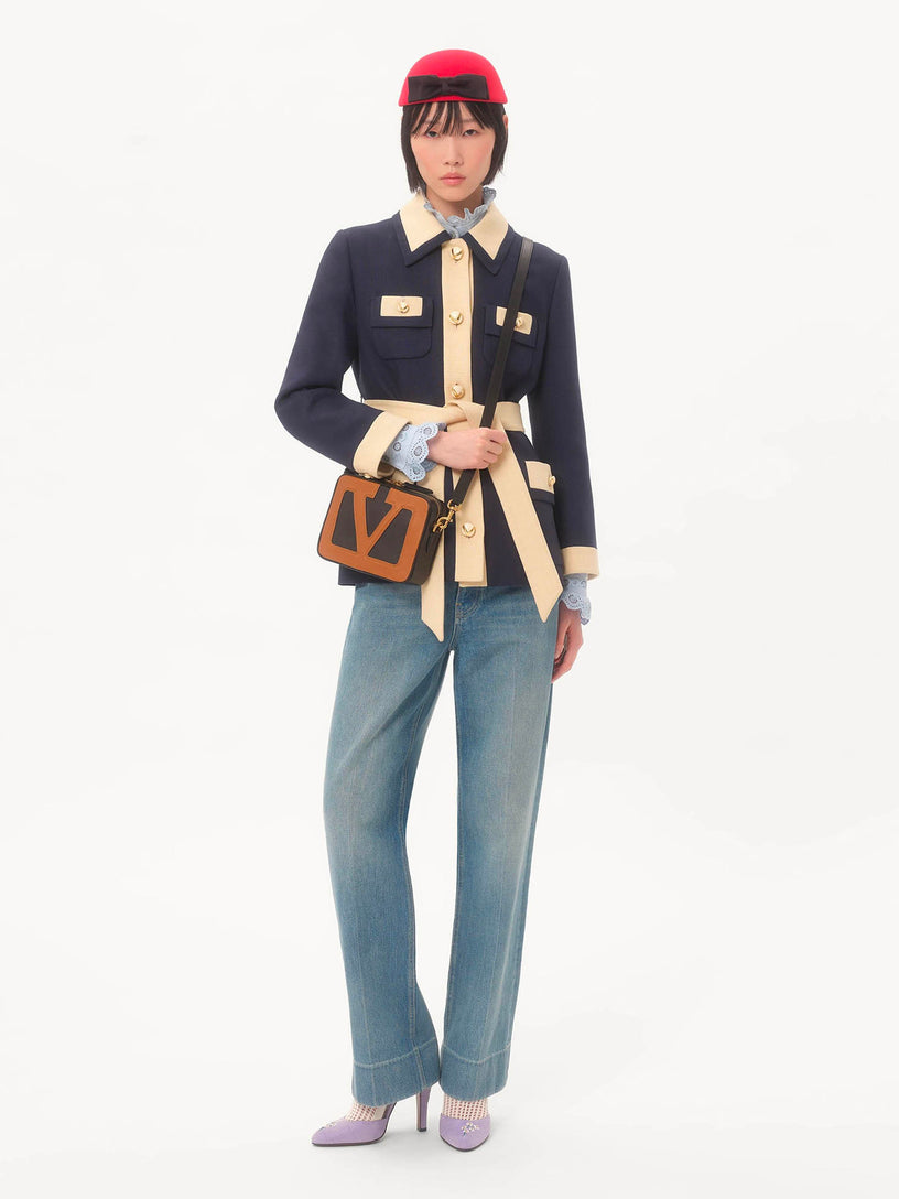 Single-breasted jacket with belt