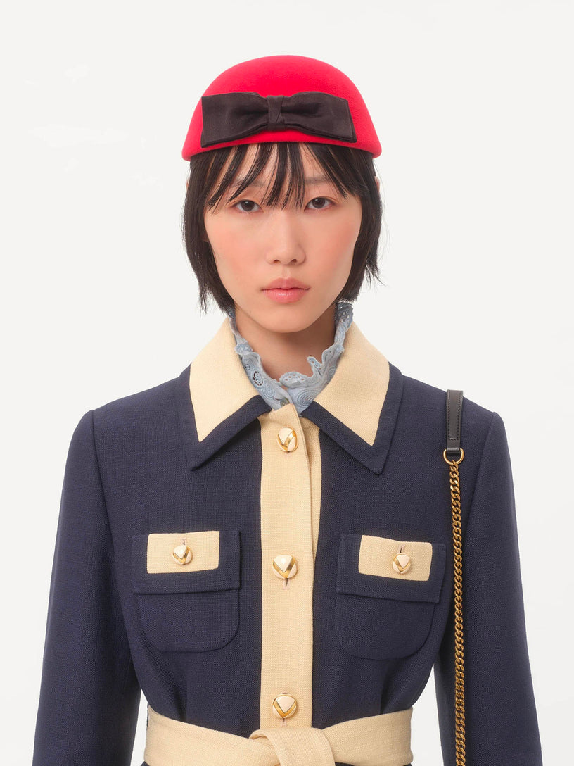 Single-breasted jacket with belt