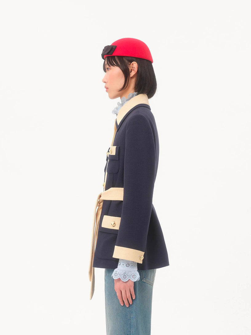 Single-breasted jacket with belt