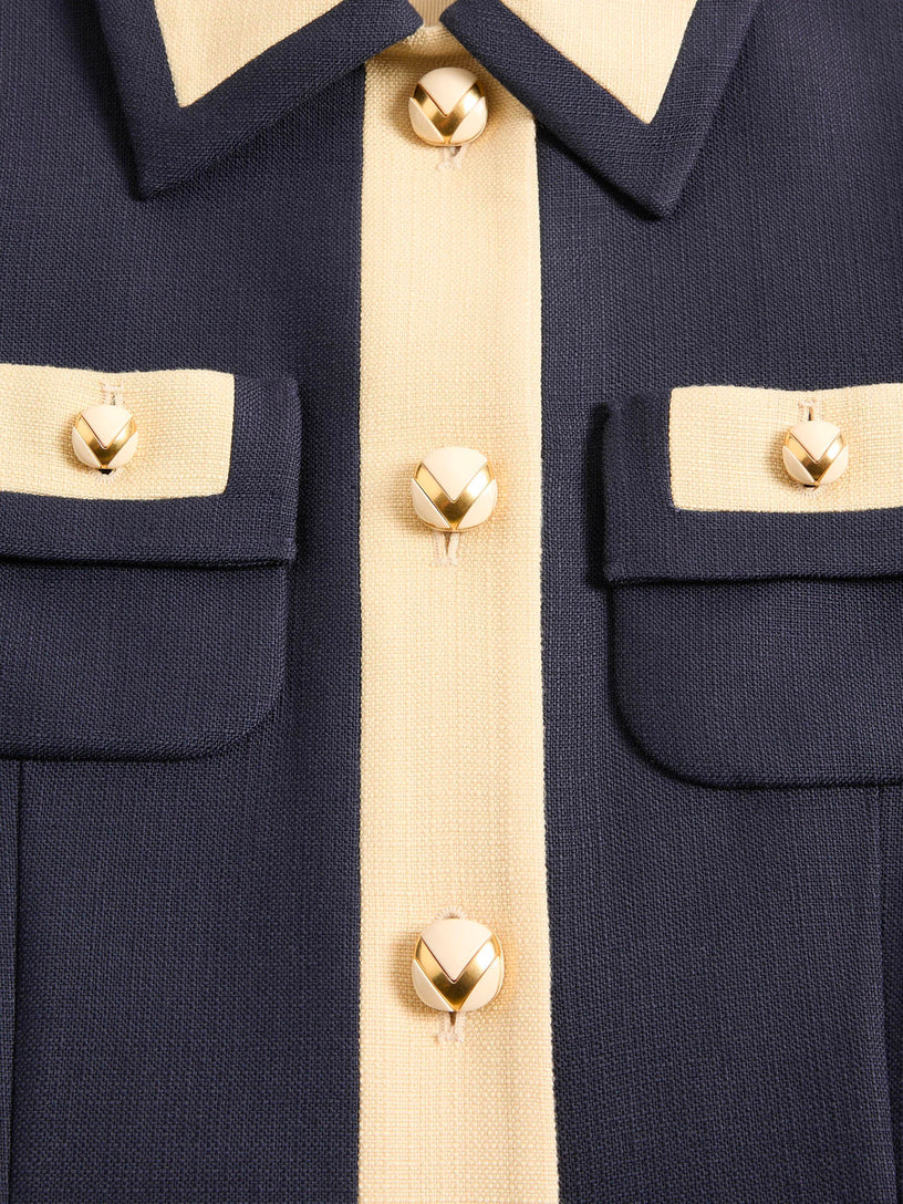 Single-breasted jacket with belt