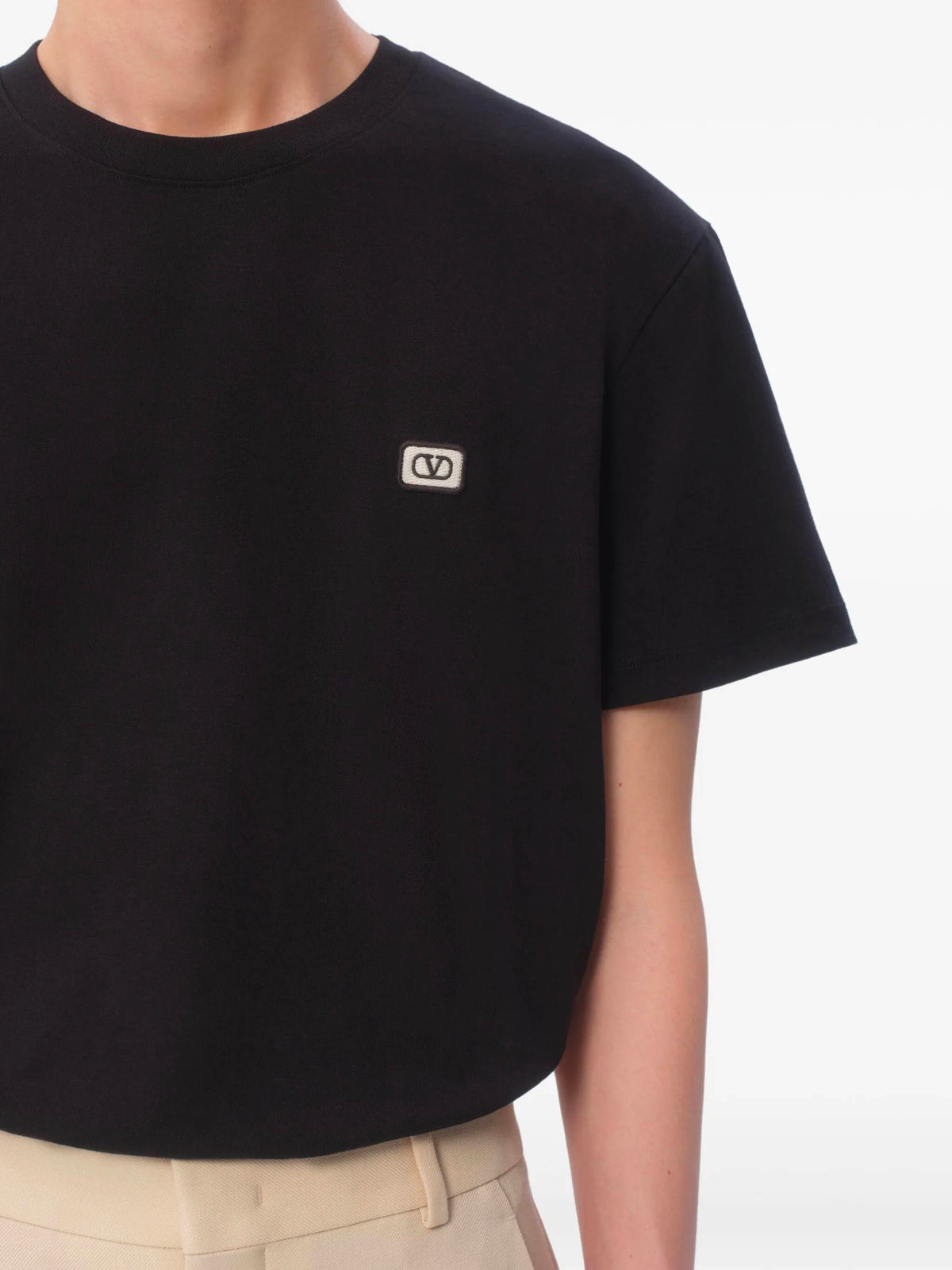 T-shirt with VLogo patch