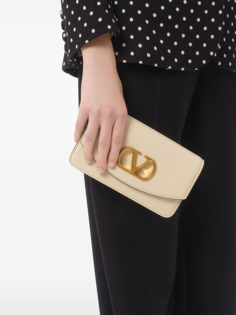 Vain clutch bag