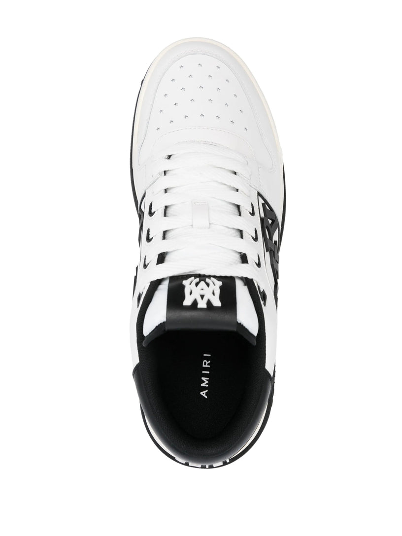 Classic low sneakers