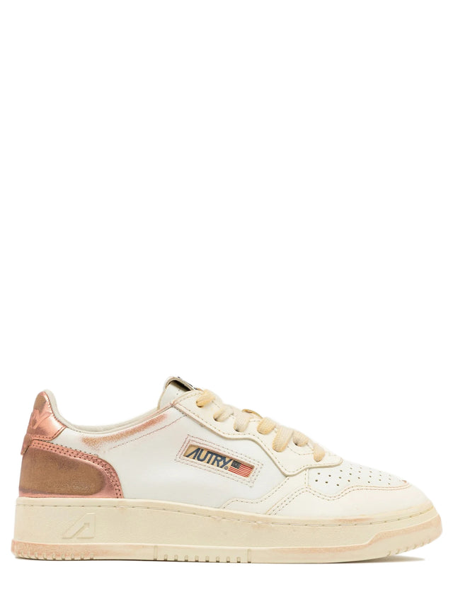 Sneakers medalist low in suede