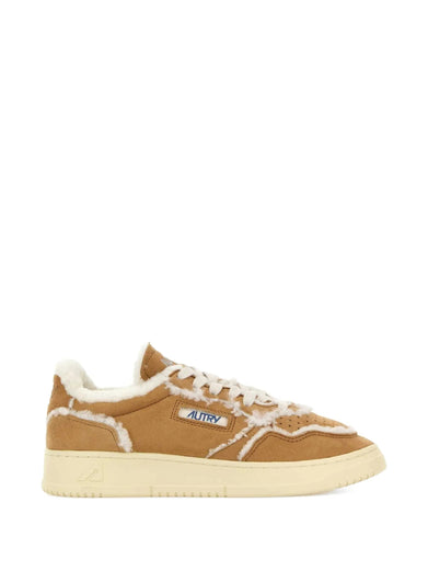 Medalist low in camoscio e shearling