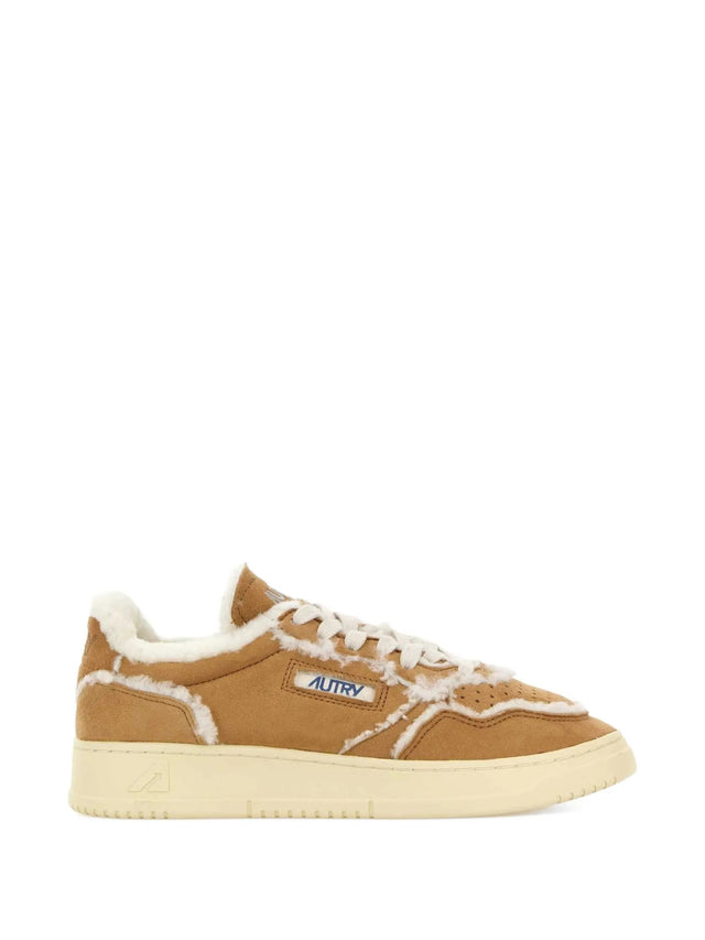 Medalist low in camoscio e shearling