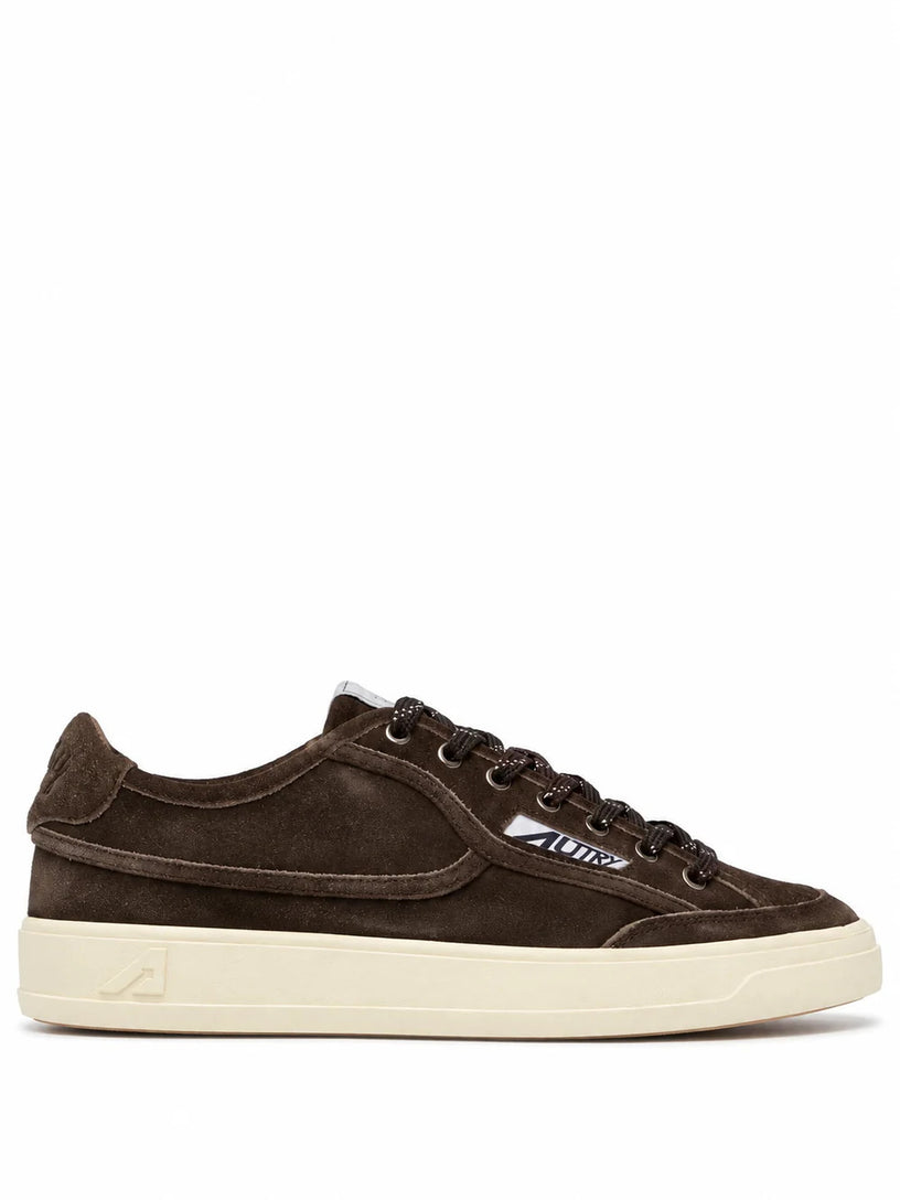 Sneakers windscape low in suede