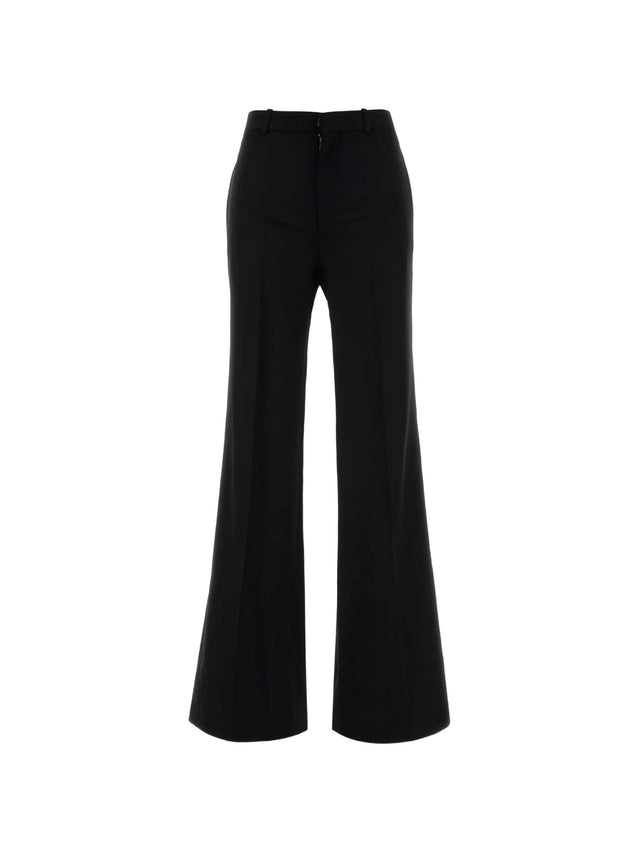 Pantaloni svasati