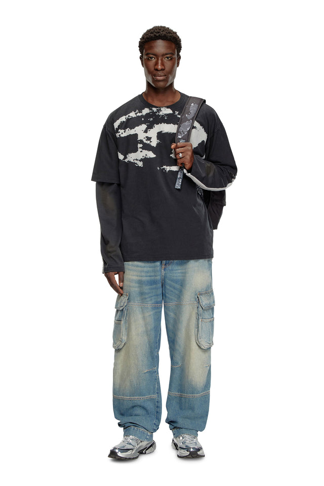 T-shirt con stampa distressed floccata
