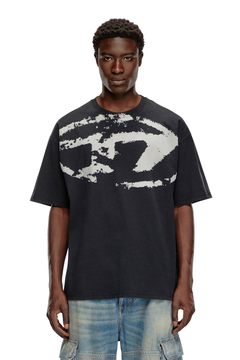 T-shirt con stampa distressed floccata